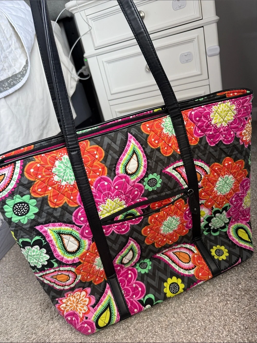 Vera Bradley straps pocket